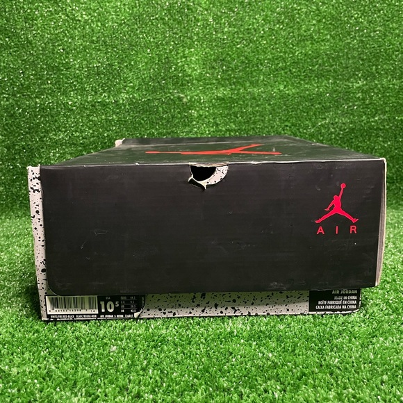 Athletic_Shoes